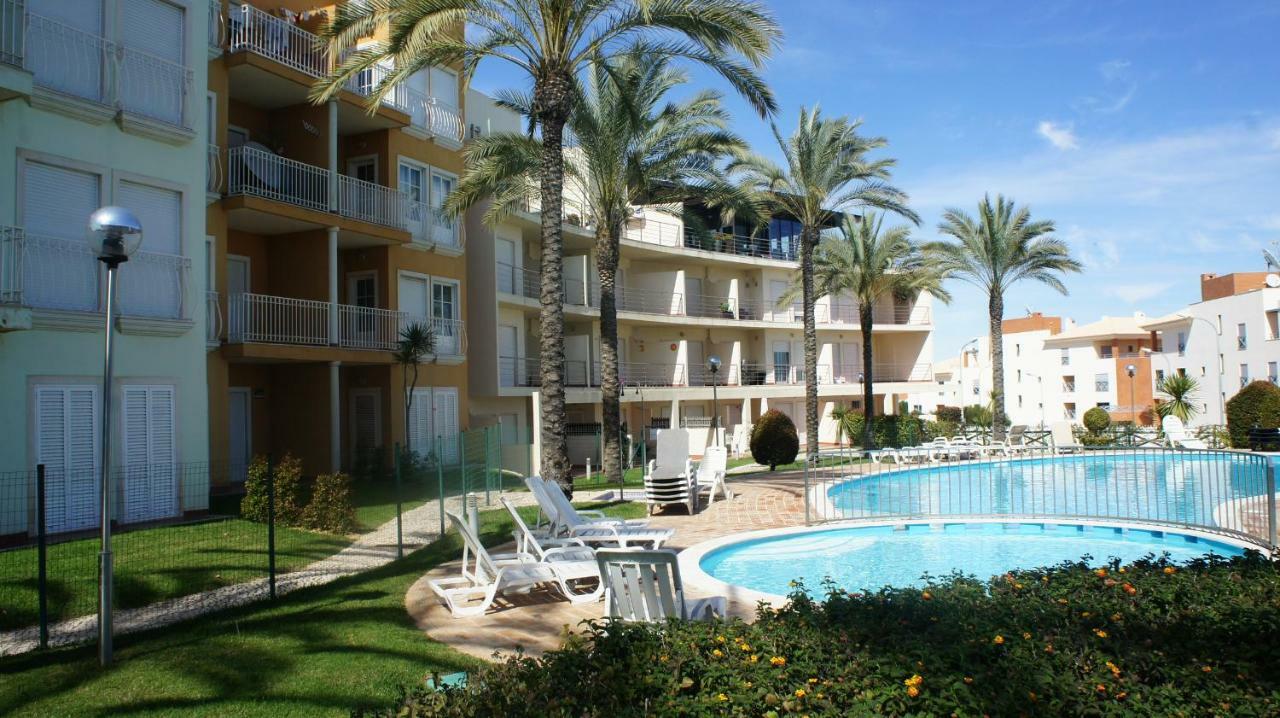 Pool & Garden Oura Flat Hébergement de vacances