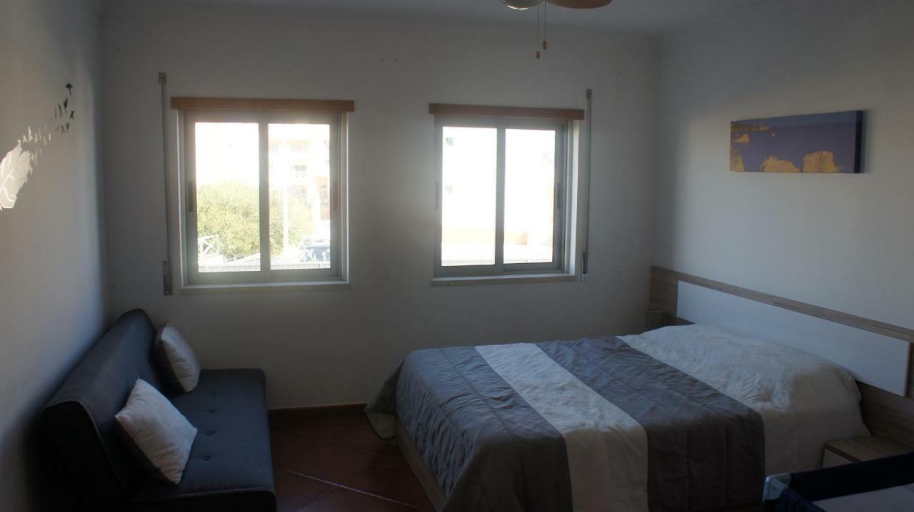 Pool & Garden Oura Flat